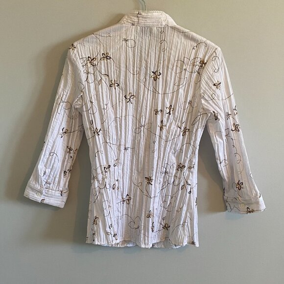 Embroidered Button Down Shirt with Tapered Waist and Trim Detail Y2K - Picture 8 of 11